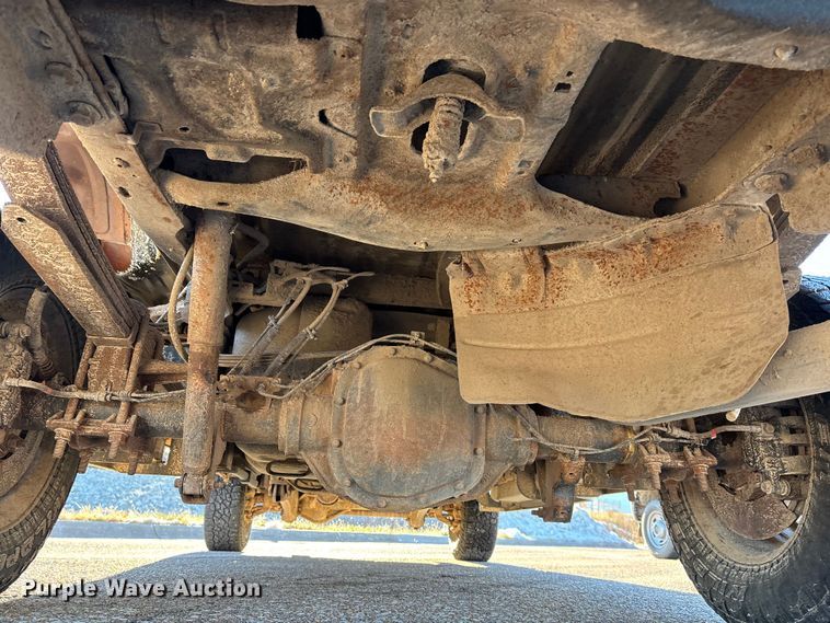 image for item OE9255 2011 Ford F250 Super Duty pickup truck