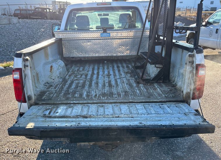 image for item OE9255 2011 Ford F250 Super Duty pickup truck