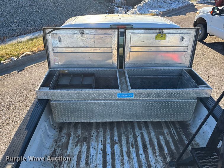 image for item OE9255 2011 Ford F250 Super Duty pickup truck