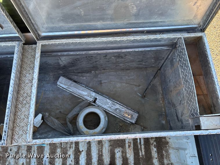 image for item OE9255 2011 Ford F250 Super Duty pickup truck