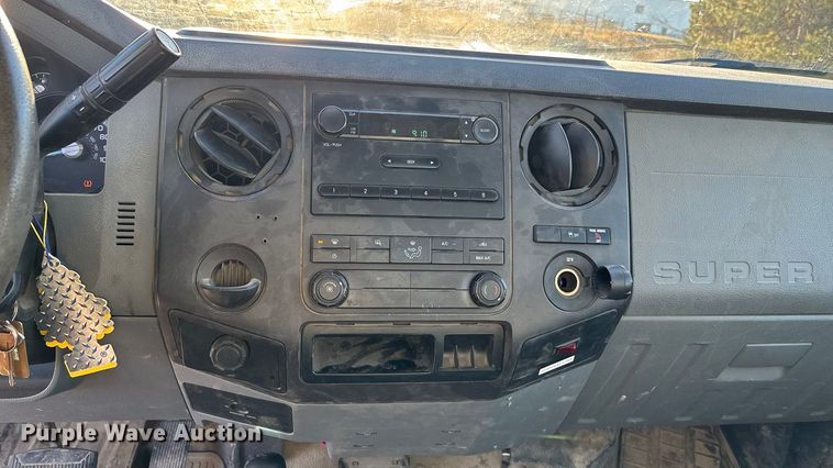 image for item OE9255 2011 Ford F250 Super Duty pickup truck