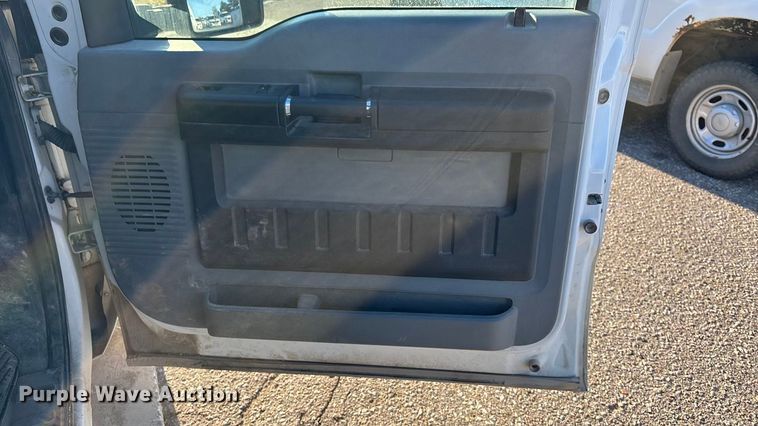 image for item OE9255 2011 Ford F250 Super Duty pickup truck