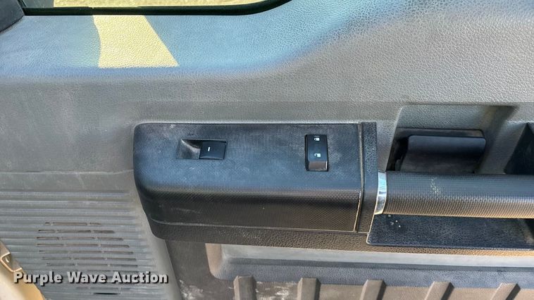 image for item OE9255 2011 Ford F250 Super Duty pickup truck