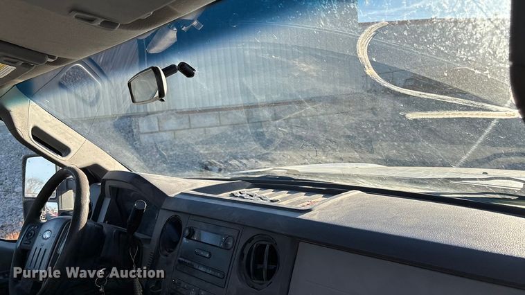 image for item OE9255 2011 Ford F250 Super Duty pickup truck