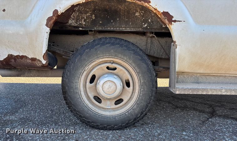 image for item OE9255 2011 Ford F250 Super Duty pickup truck