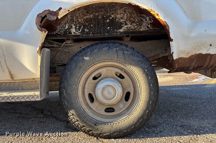 image for item OE9255 2011 Ford F250 Super Duty pickup truck