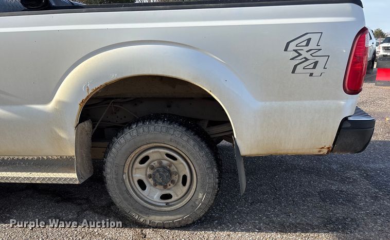 image for item OE9256 2011 Ford F250 Super Duty pickup truck