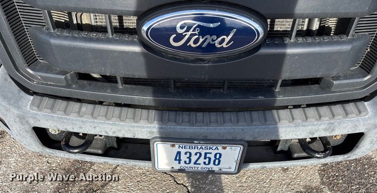 image for item OE9256 2011 Ford F250 Super Duty pickup truck