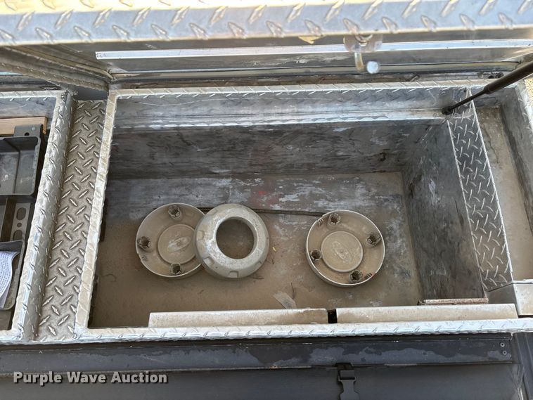 image for item OE9256 2011 Ford F250 Super Duty pickup truck