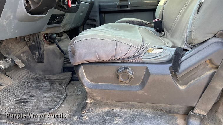 image for item OE9256 2011 Ford F250 Super Duty pickup truck