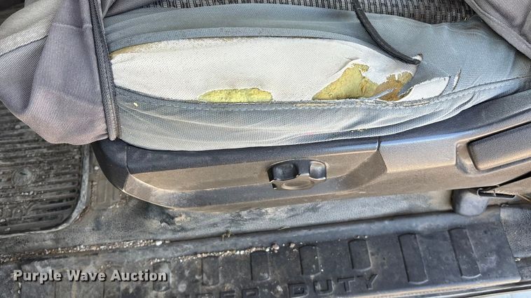 image for item OE9256 2011 Ford F250 Super Duty pickup truck