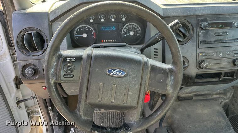 image for item OE9256 2011 Ford F250 Super Duty pickup truck