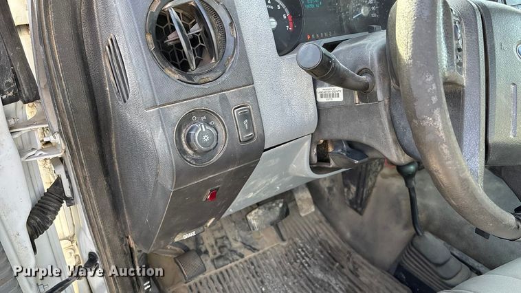 image for item OE9256 2011 Ford F250 Super Duty pickup truck