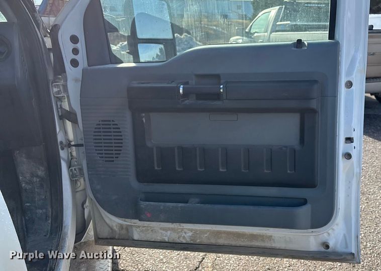 image for item OE9256 2011 Ford F250 Super Duty pickup truck