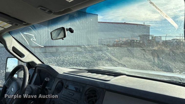 image for item OE9256 2011 Ford F250 Super Duty pickup truck