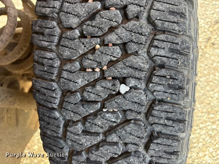 image for item OE9256 2011 Ford F250 Super Duty pickup truck