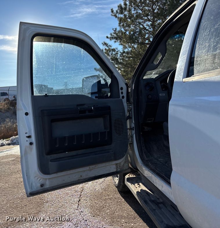 image for item OE9258 2012 Ford F250 Super Duty XL Crew Cab pickup truck