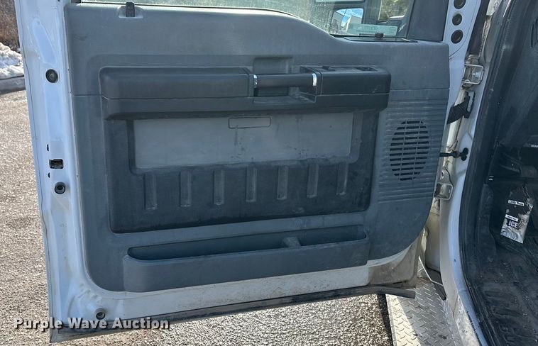 image for item OE9259 2011 Ford F250 Super Duty pickup truck