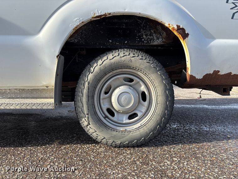 image for item OE9259 2011 Ford F250 Super Duty pickup truck