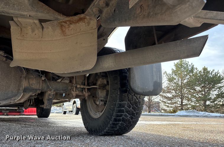 image for item OE9260 2015 Ford F250 Super Duty XL pickup truck