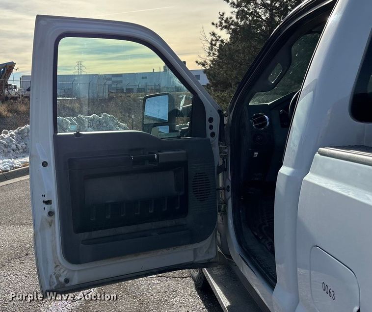 image for item OE9260 2015 Ford F250 Super Duty XL pickup truck