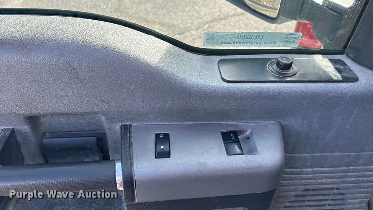 image for item OE9260 2015 Ford F250 Super Duty XL pickup truck