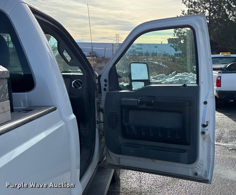 image for item OE9260 2015 Ford F250 Super Duty XL pickup truck