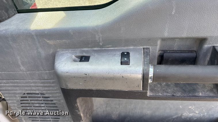 image for item OE9260 2015 Ford F250 Super Duty XL pickup truck