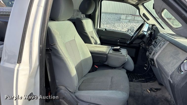 image for item OE9260 2015 Ford F250 Super Duty XL pickup truck