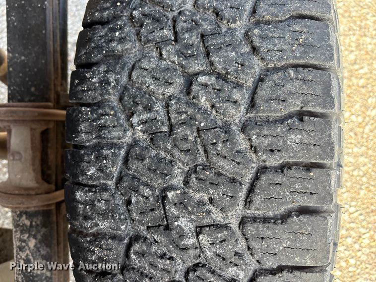 image for item OE9260 2015 Ford F250 Super Duty XL pickup truck