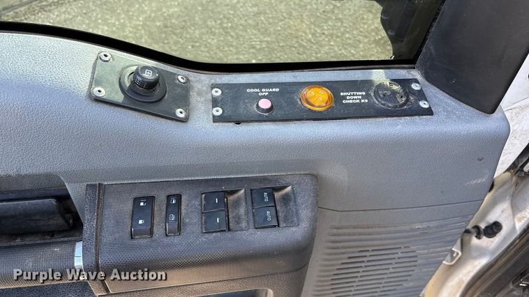 image for item OE9261 2015 Ford F250 Super Duty XL Crew Cab pickup truck