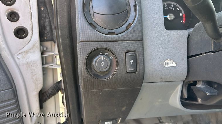 image for item OE9261 2015 Ford F250 Super Duty XL Crew Cab pickup truck