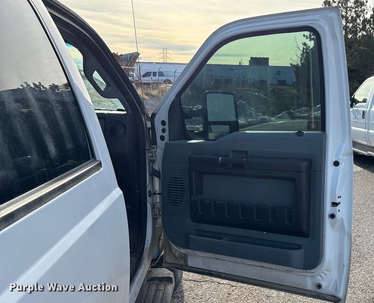 image for item OE9261 2015 Ford F250 Super Duty XL Crew Cab pickup truck