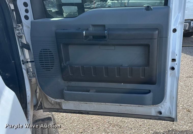 image for item OE9261 2015 Ford F250 Super Duty XL Crew Cab pickup truck