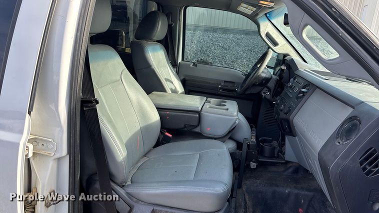 image for item OE9261 2015 Ford F250 Super Duty XL Crew Cab pickup truck