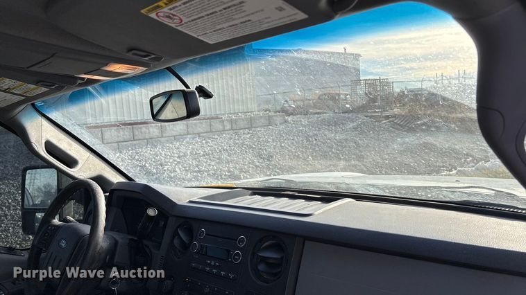 image for item OE9261 2015 Ford F250 Super Duty XL Crew Cab pickup truck