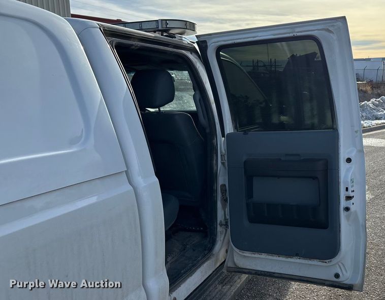 image for item OE9261 2015 Ford F250 Super Duty XL Crew Cab pickup truck