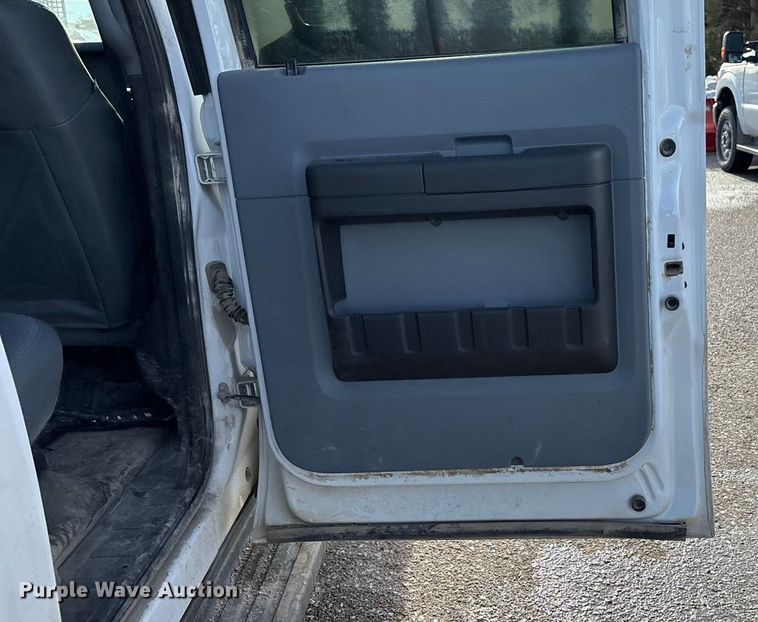 image for item OE9261 2015 Ford F250 Super Duty XL Crew Cab pickup truck