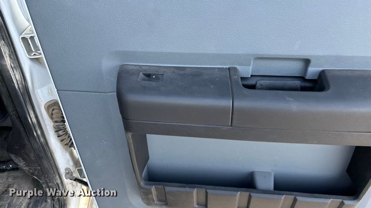 image for item OE9261 2015 Ford F250 Super Duty XL Crew Cab pickup truck