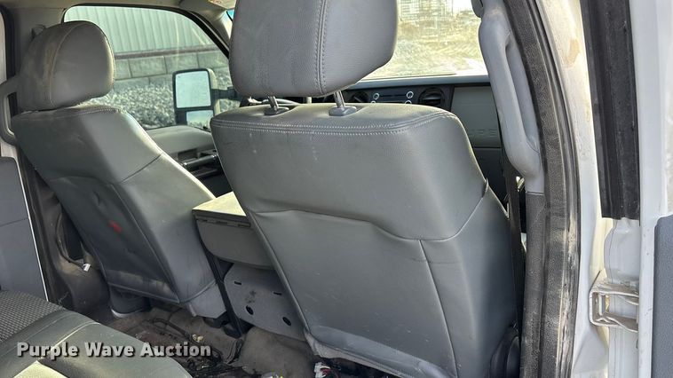 image for item OE9261 2015 Ford F250 Super Duty XL Crew Cab pickup truck