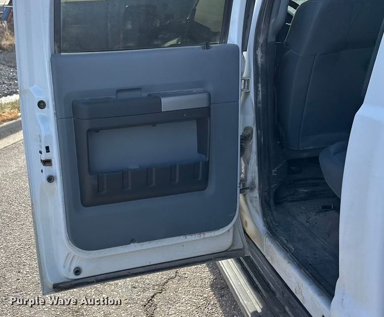 image for item OE9261 2015 Ford F250 Super Duty XL Crew Cab pickup truck