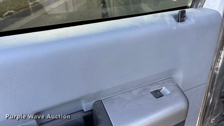 image for item OE9261 2015 Ford F250 Super Duty XL Crew Cab pickup truck