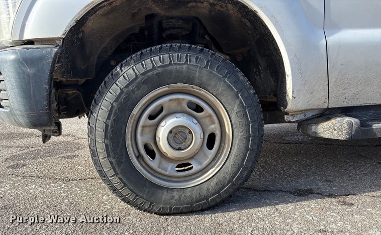 image for item OE9261 2015 Ford F250 Super Duty XL Crew Cab pickup truck