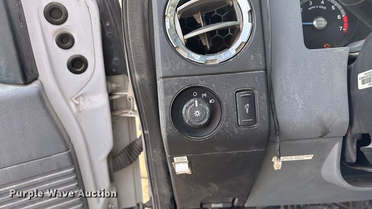 image for item OE9262 2015 Ford F250 Super Duty XL pickup truck