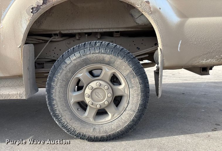 image for item OE9262 2015 Ford F250 Super Duty XL pickup truck