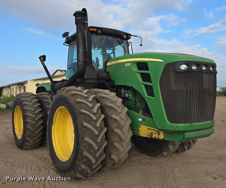 image for item DT4712 2011 John Deere 9230 4WD tractor
