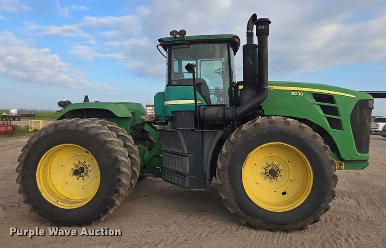image for item DT4712 2011 John Deere 9230 4WD tractor