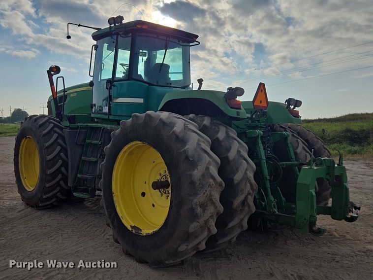 image for item DT4712 2011 John Deere 9230 4WD tractor