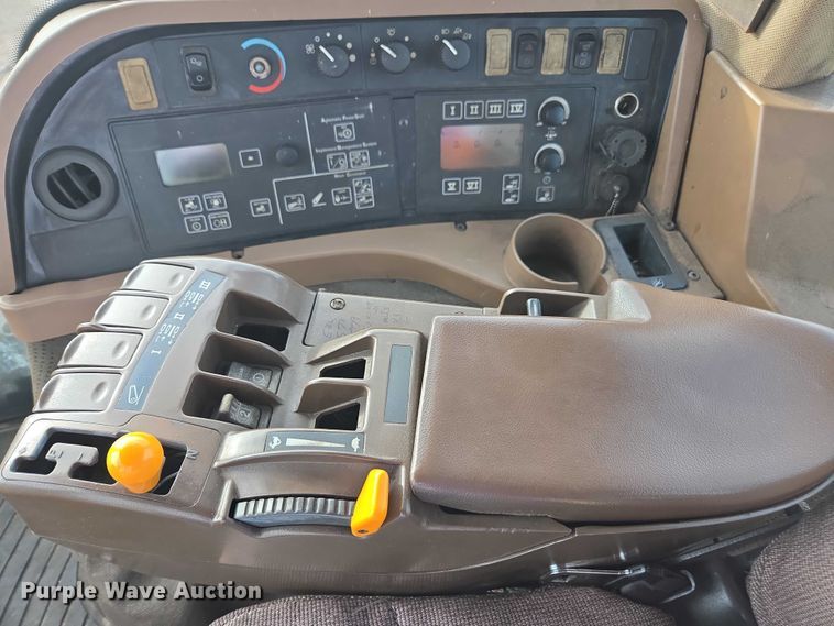 image for item DT4712 2011 John Deere 9230 4WD tractor