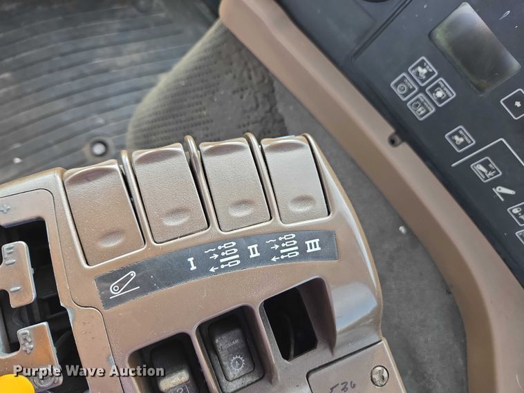 image for item DT4712 2011 John Deere 9230 4WD tractor